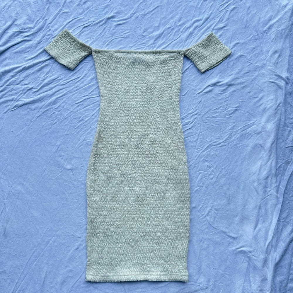 Fashion nova body con white dress (XS)🤍